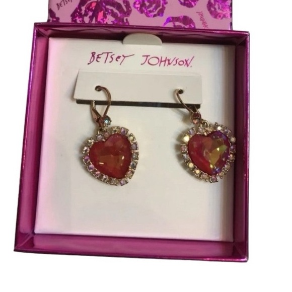 NWT ♥️⚜️💖 BETSEY JOHNSON Valentine Heart Shaped Earrings - Picture 7 of 12